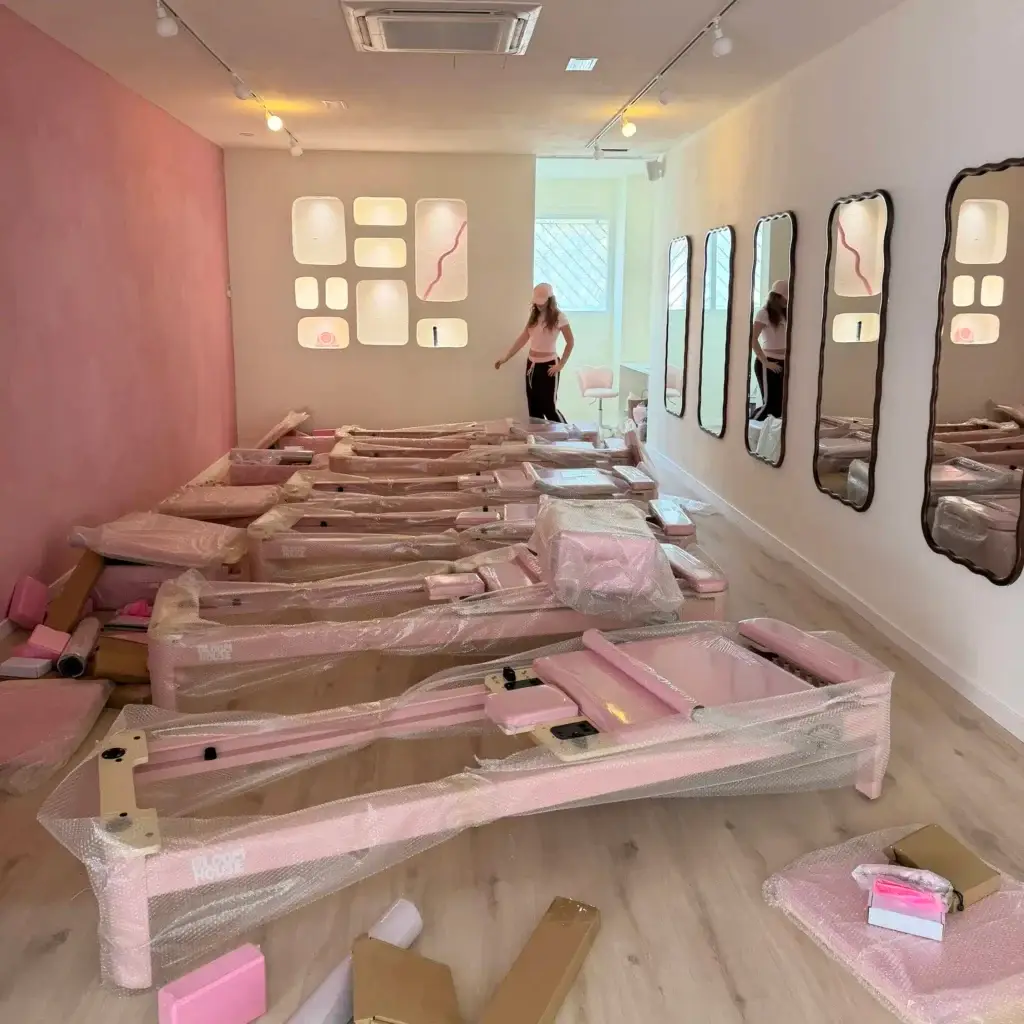Pilates equipment manufacturer supplying professional Pilates reformer for France boutique studios
